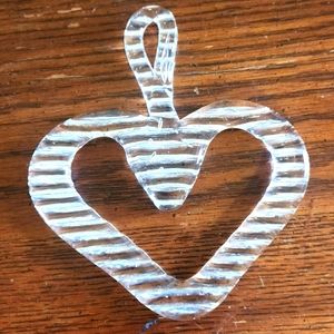 Vintage Kosta bota bertil vallien designed 70s ribbed glass heart suncatcher